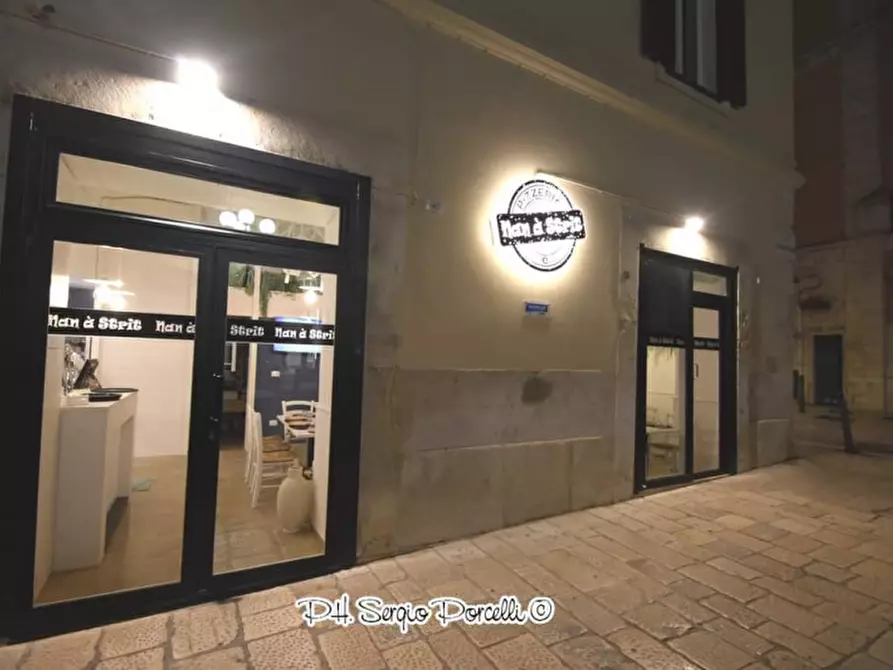 Immagine 12 di Attività commerciale in vendita  a Bisceglie