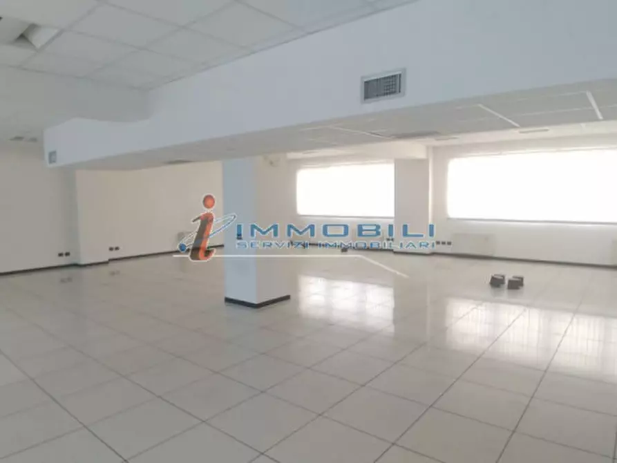 Immagine 12 di Ufficio in affitto  in VIA GROSIO a Milano