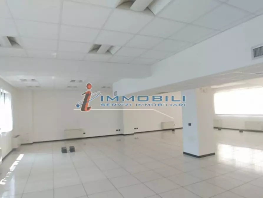 Immagine 13 di Ufficio in affitto  in VIA GROSIO a Milano