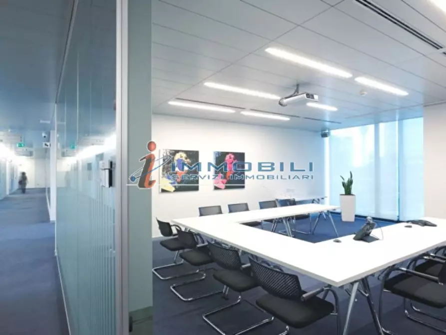 Immagine 1 di Ufficio in affitto  a Vimercate
