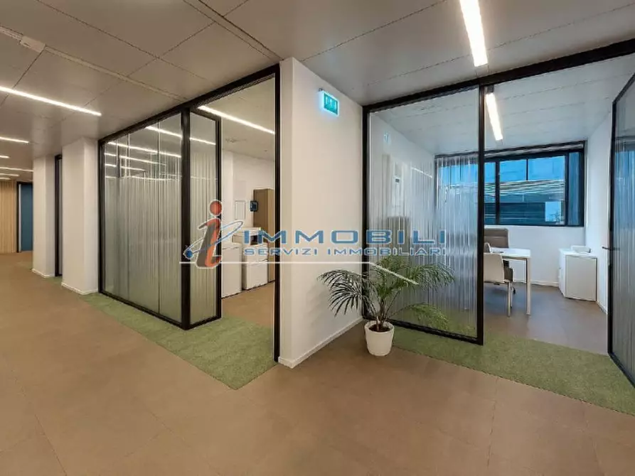 Immagine 1 di Ufficio in affitto  in GALLERIA SAN BABILA a Milano