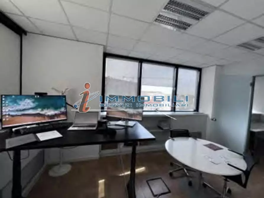 Immagine 2 di Ufficio in affitto  in VIA GIOIA MELCHIORRE a Milano