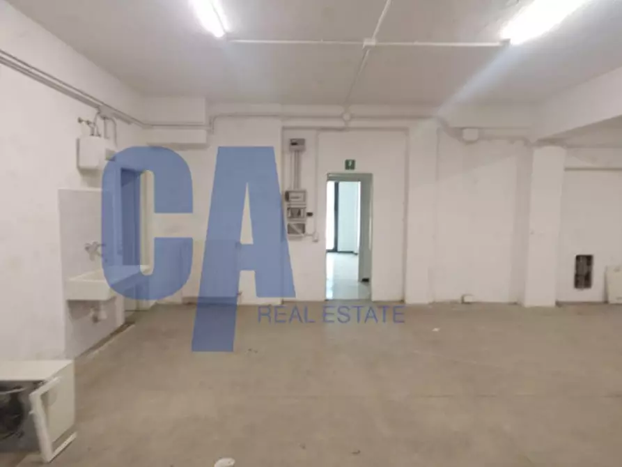 Immagine 1 di Laboratorio in affitto  in VIA GROSIO a Milano