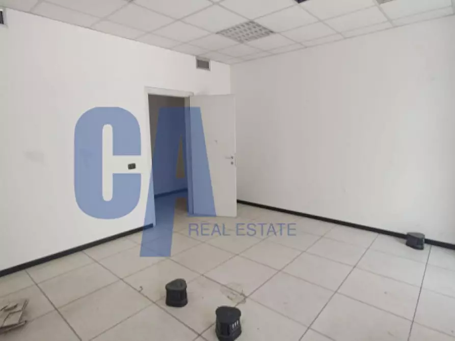 Immagine 12 di Laboratorio in affitto  in VIA GROSIO a Milano