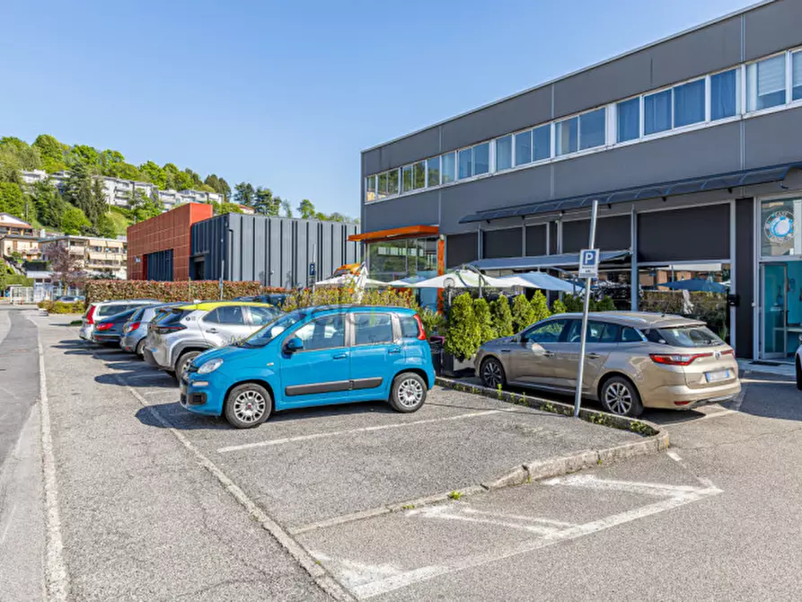 Immagine 28 di Attività commerciale in vendita  in Via Caio Plinio a Lipomo