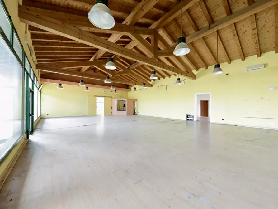 Immagine 8 di Attività commerciale in affitto  in Via Sottoprà a Solesino