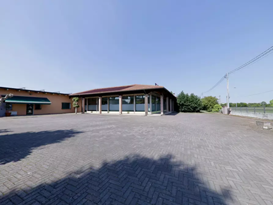 Immagine 17 di Attività commerciale in affitto  in Via Sottoprà a Solesino