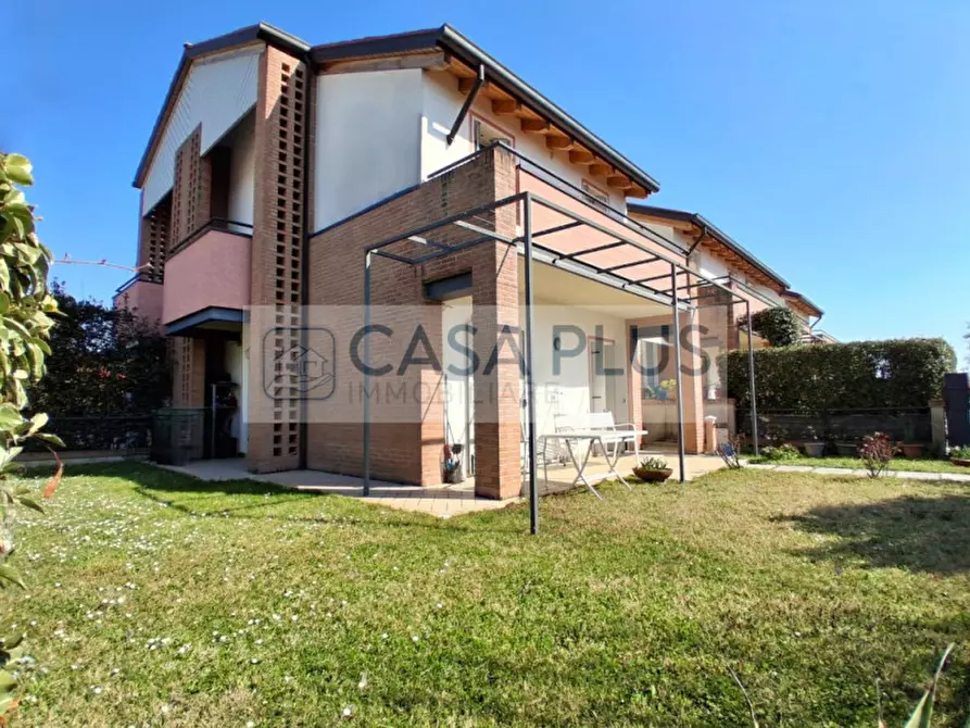 Immagine 1 di Villetta a schiera in vendita  a Bassano Del Grappa