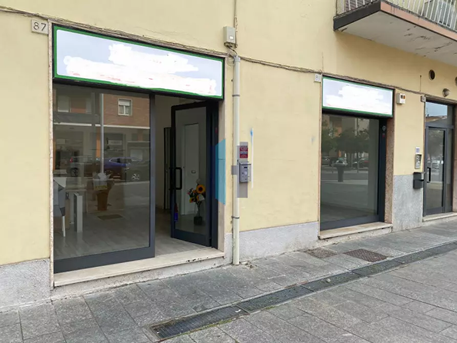 Immagine 13 di Negozio in vendita  in Via Fura 87 a Brescia