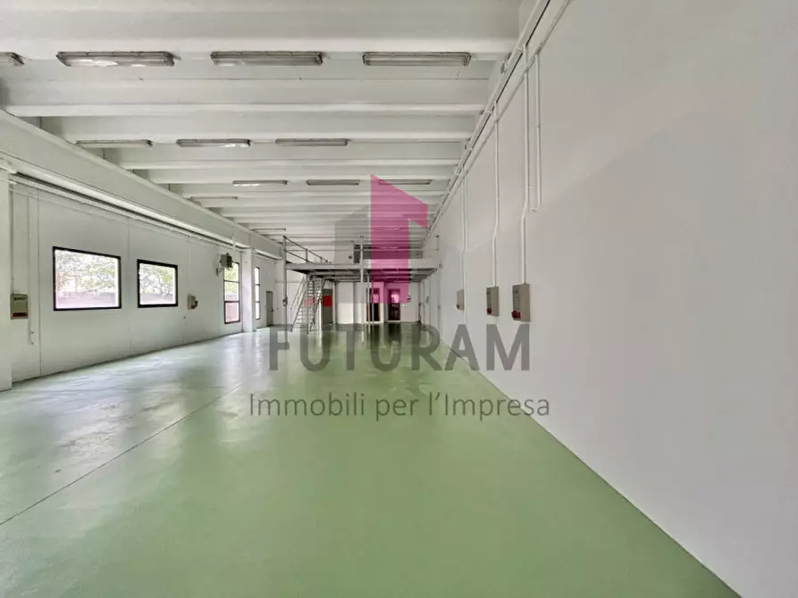 Immagine 3 di Capannone industriale in vendita  a Altavilla Vicentina