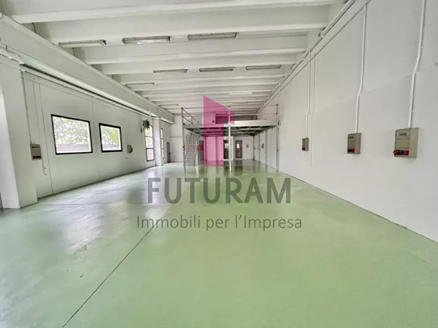 Immagine 4 di Capannone industriale in vendita  a Altavilla Vicentina