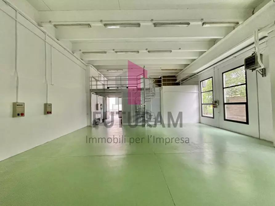 Immagine 13 di Capannone industriale in vendita  a Altavilla Vicentina