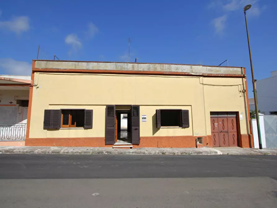 Immagine 1 di Casa indipendente in vendita  in Via Regina Elena a Presicce-Acquarica