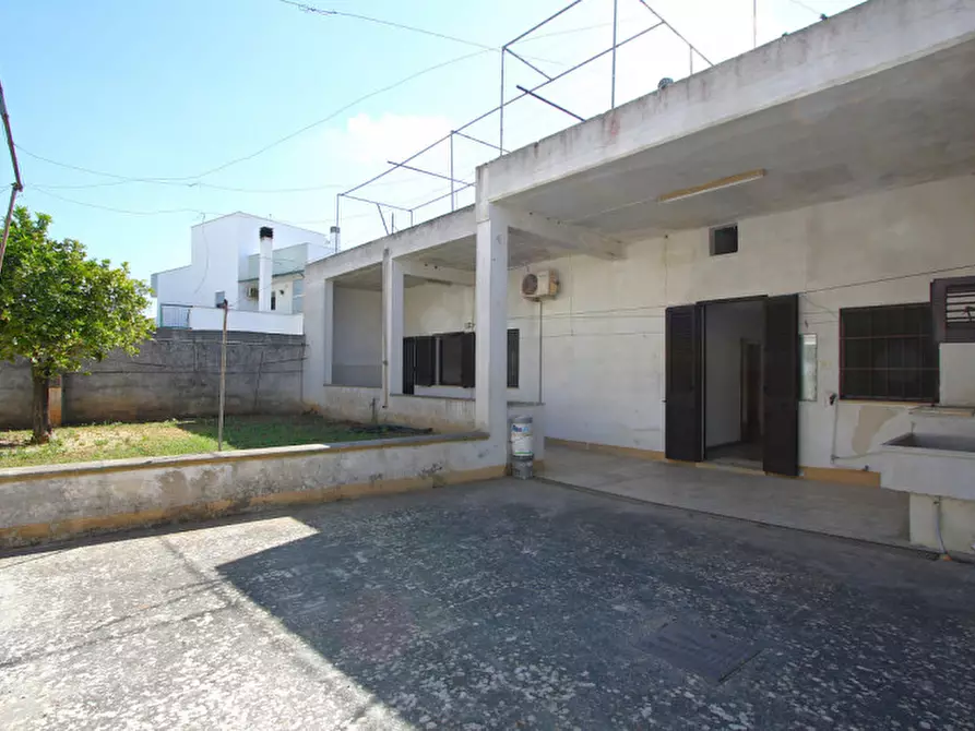 Immagine 2 di Casa indipendente in vendita  in Via Regina Elena a Presicce-Acquarica