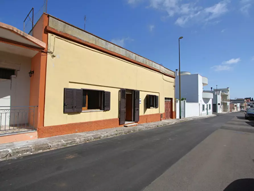 Immagine 27 di Casa indipendente in vendita  in Via Regina Elena a Presicce-Acquarica