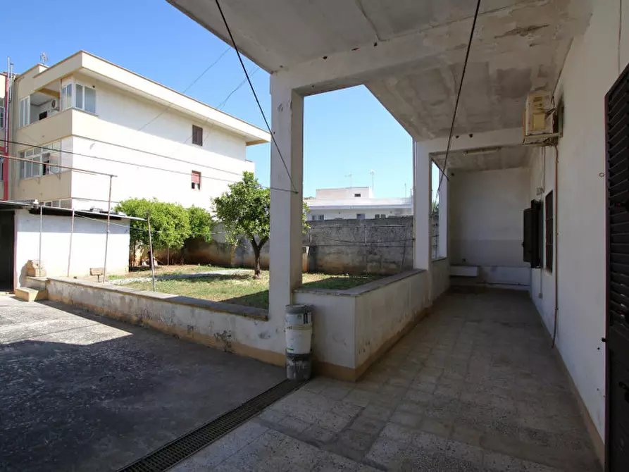 Immagine 35 di Casa indipendente in vendita  in Via Regina Elena a Presicce-Acquarica