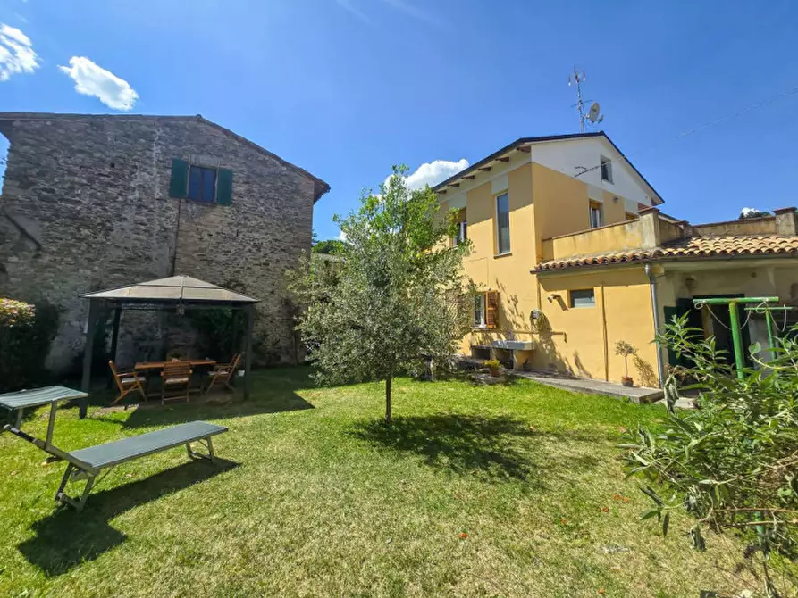 Immagine 1 di Casa indipendente in vendita  in Viale Vincenzo Lanciarini a Sant'angelo In Vado