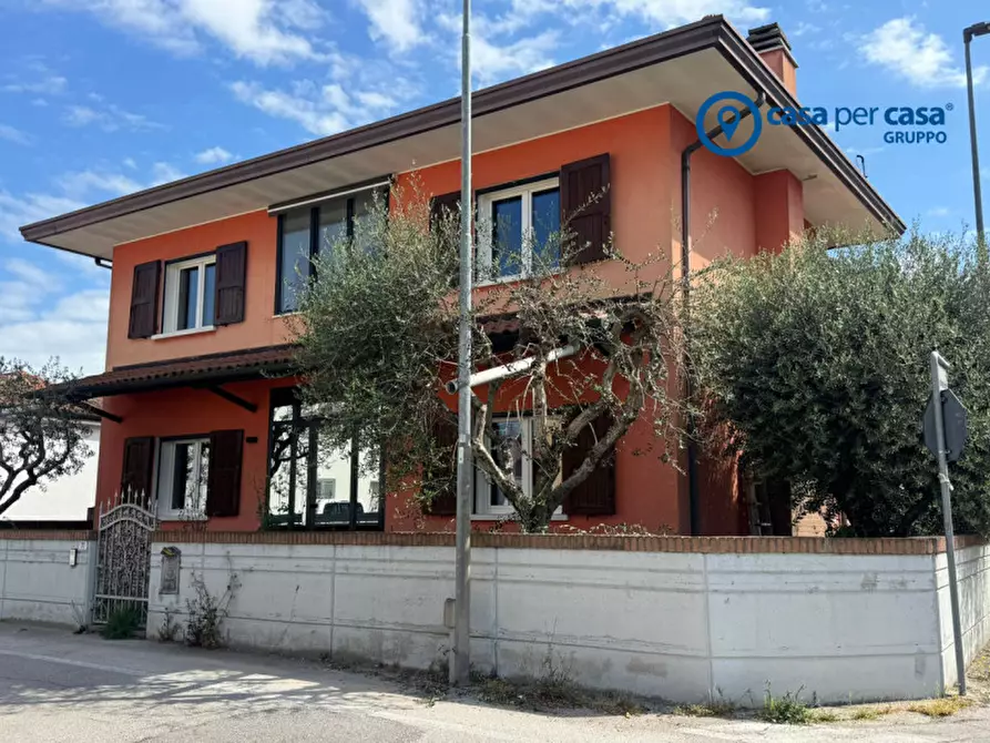 Immagine 17 di Casa bifamiliare in vendita  in Via Broglio a Solesino