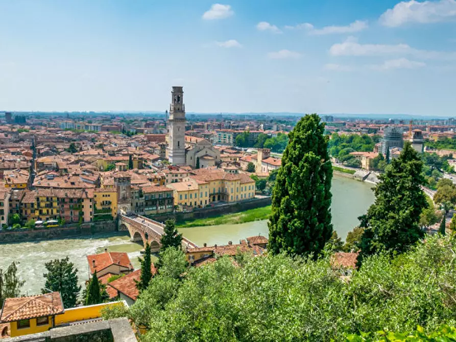 Immagine 3 di Appartamento in vendita  in Via Mazzini a Verona