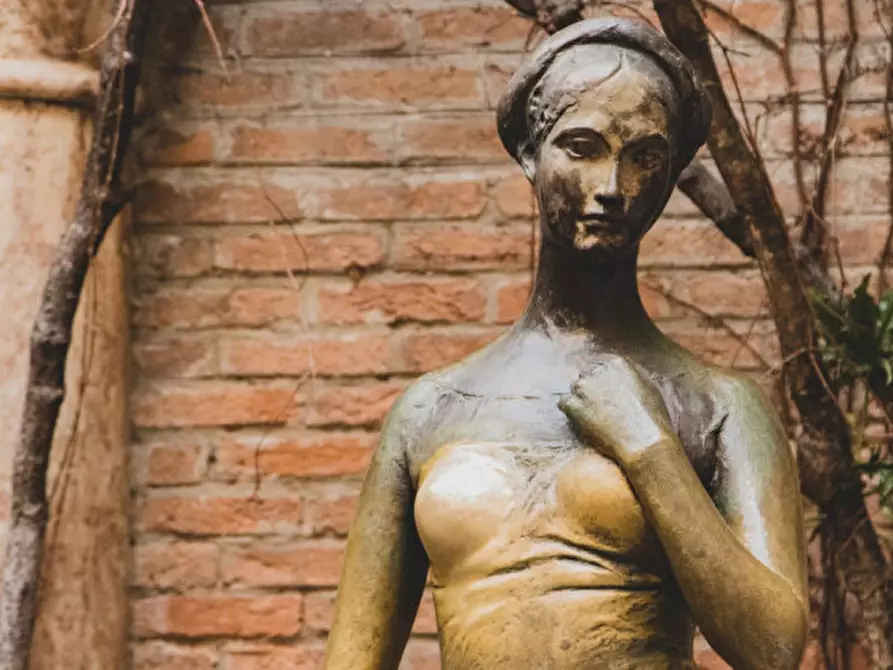 Immagine 5 di Appartamento in vendita  in Via Mazzini a Verona