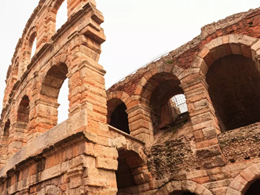Immagine 9 di Appartamento in vendita  in Via Mazzini a Verona