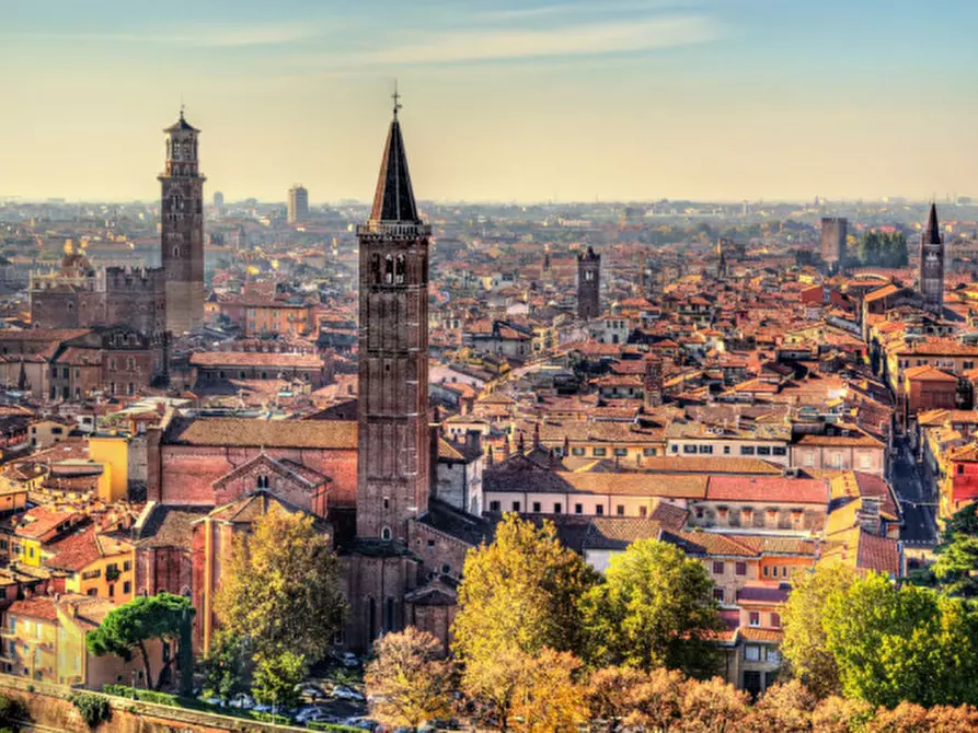 Immagine 11 di Appartamento in vendita  in Via Mazzini a Verona