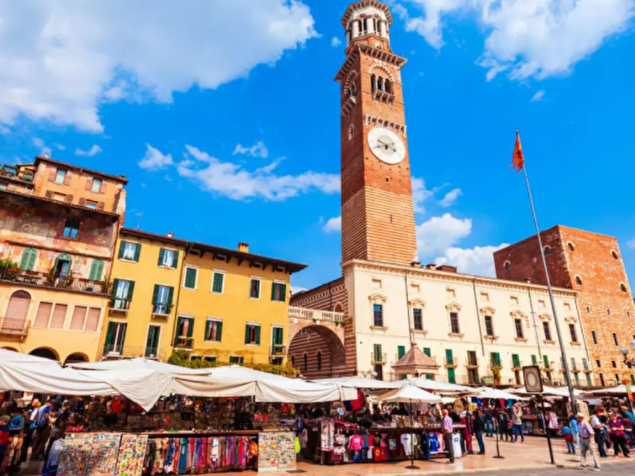 Immagine 15 di Appartamento in vendita  in Via Mazzini a Verona