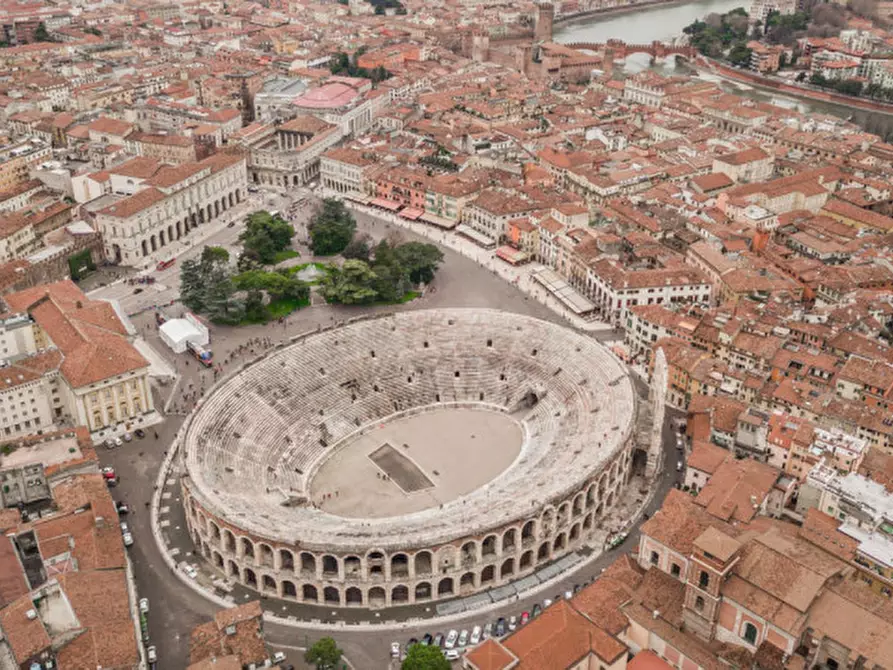 Immagine 33 di Appartamento in vendita  in Via Mazzini a Verona