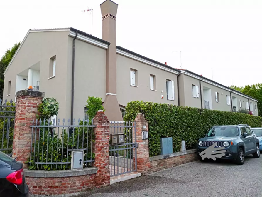 Immagine 1 di Villetta a schiera in vendita  in Via Roma a Spinea