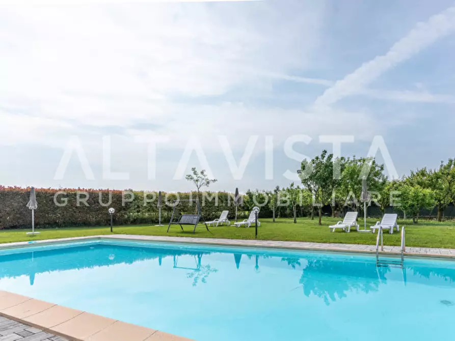 Immagine 5 di Villa in vendita  in Via Bettola a Lonato del Garda