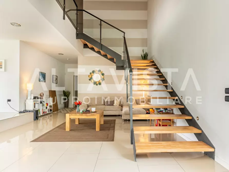 Immagine 13 di Villa in vendita  in Via Bettola a Lonato del Garda