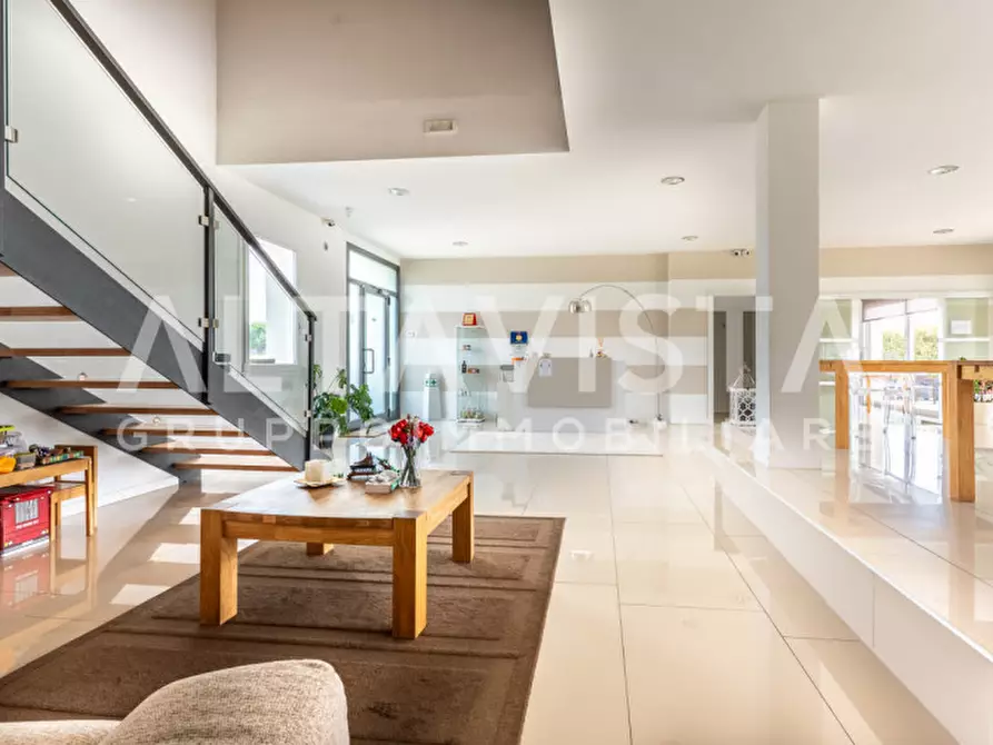 Immagine 14 di Villa in vendita  in Via Bettola a Lonato del Garda