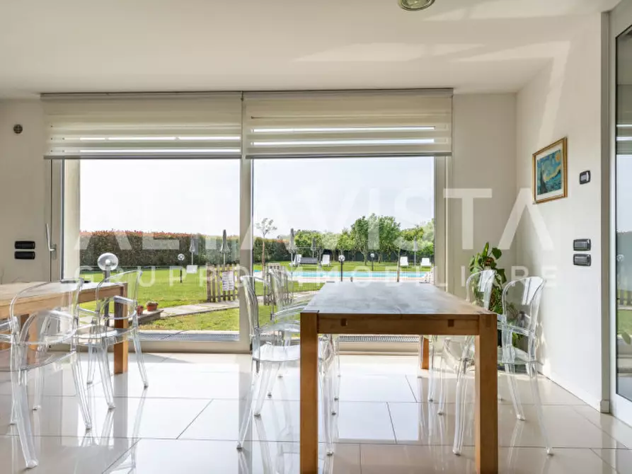 Immagine 17 di Villa in vendita  in Via Bettola a Lonato del Garda