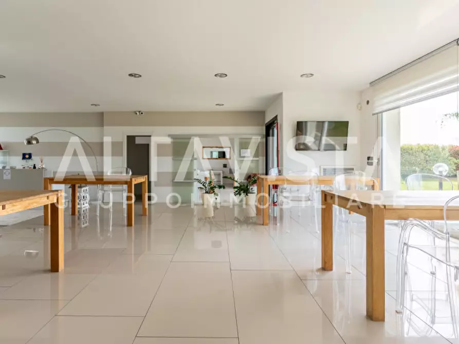 Immagine 26 di Villa in vendita  in Via Bettola a Lonato del Garda