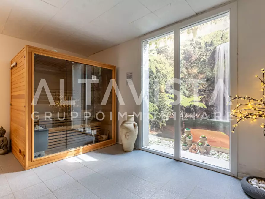 Immagine 37 di Villa in vendita  in Via Bettola a Lonato del Garda