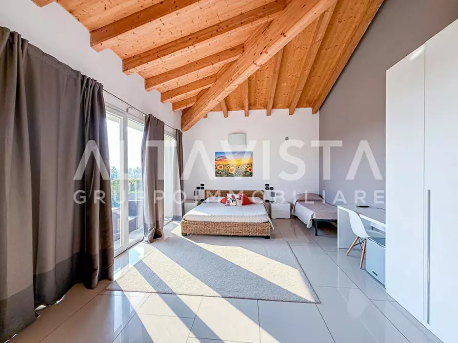 Immagine 45 di Villa in vendita  in Via Bettola a Lonato del Garda