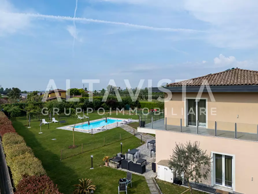 Immagine 50 di Villa in vendita  in Via Bettola a Lonato del Garda