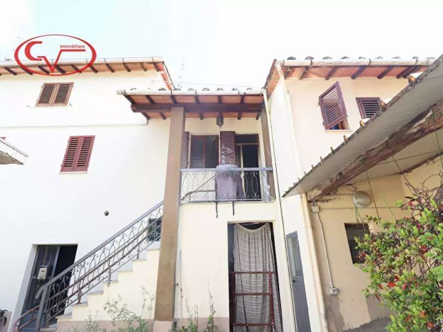 Immagine 1 di Villetta a schiera in vendita  in levanella a Montevarchi