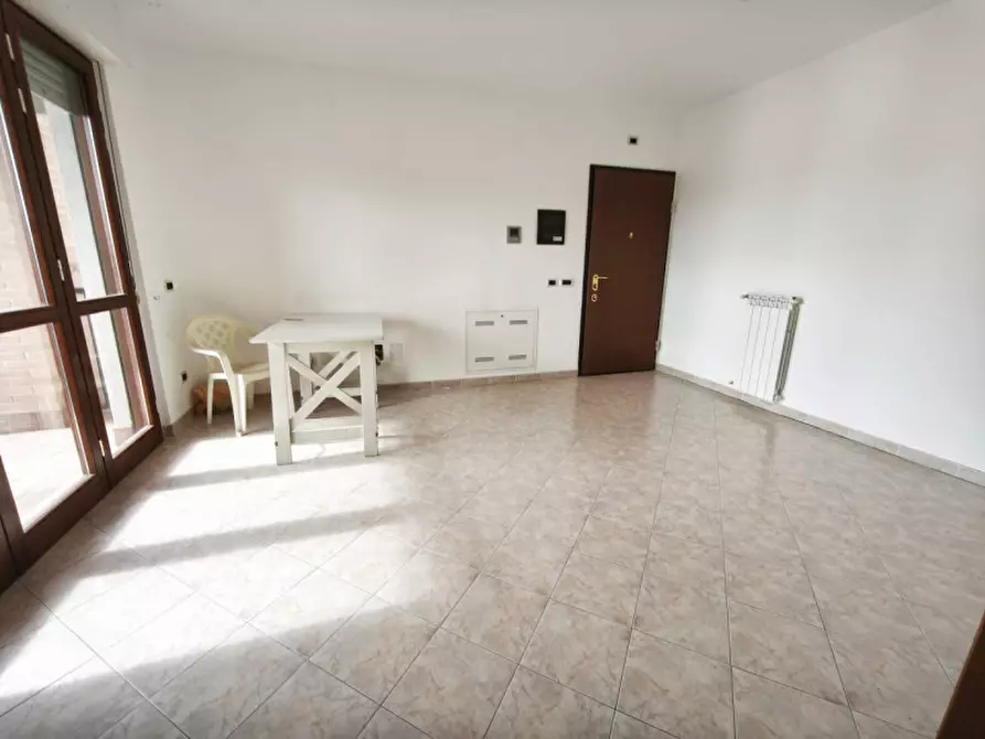 Immagine 4 di Appartamento in vendita  in Via Nosate a Roma