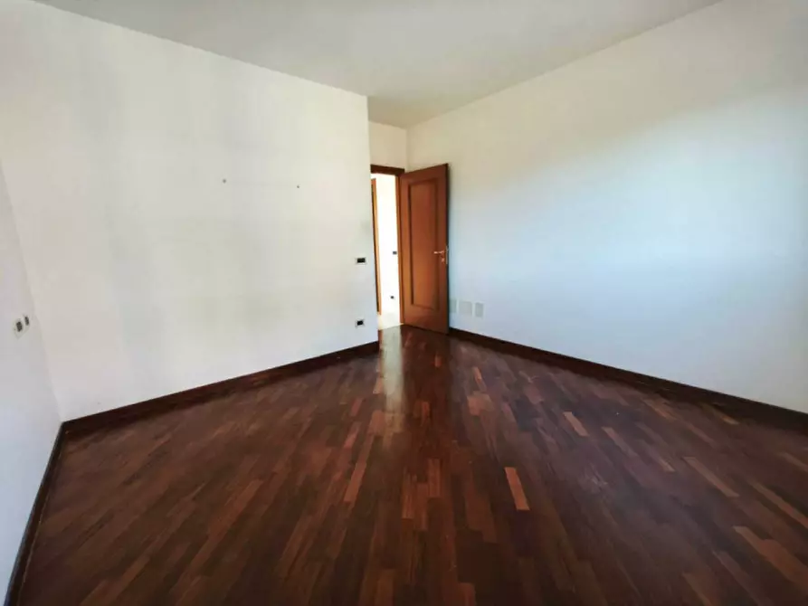 Immagine 12 di Appartamento in vendita  in Via Nosate a Roma