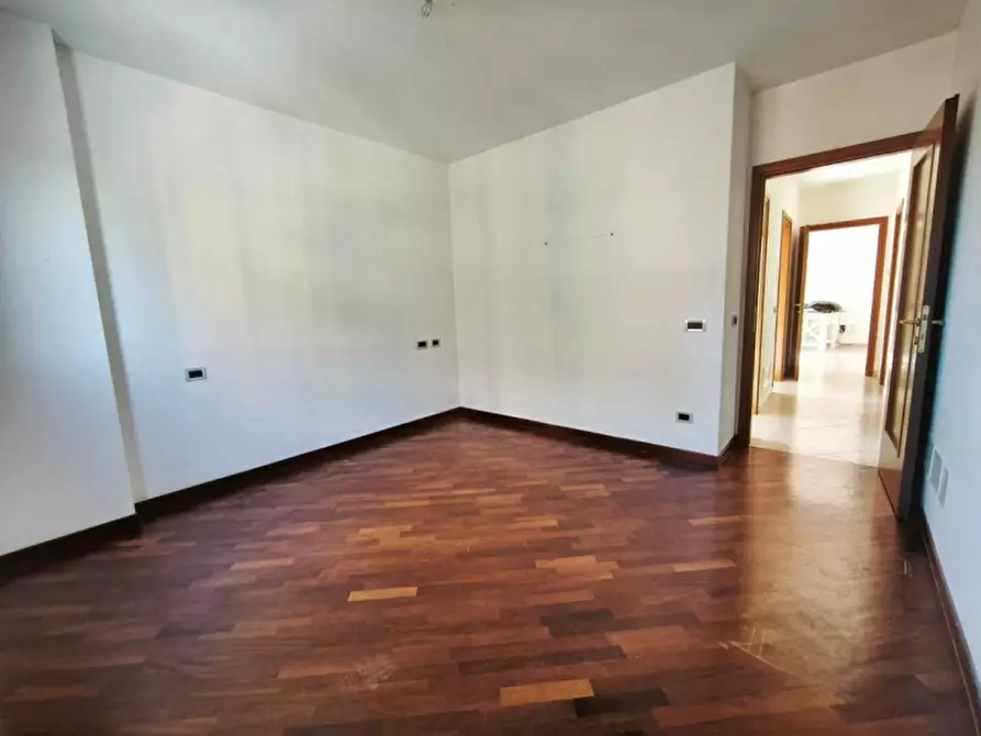 Immagine 14 di Appartamento in vendita  in Via Nosate a Roma
