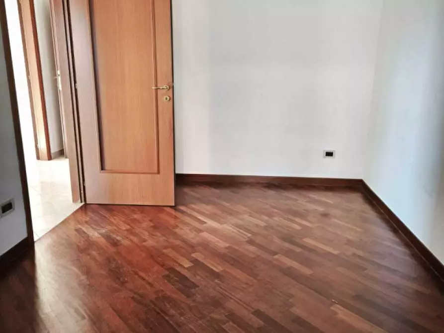 Immagine 16 di Appartamento in vendita  in Via Nosate a Roma