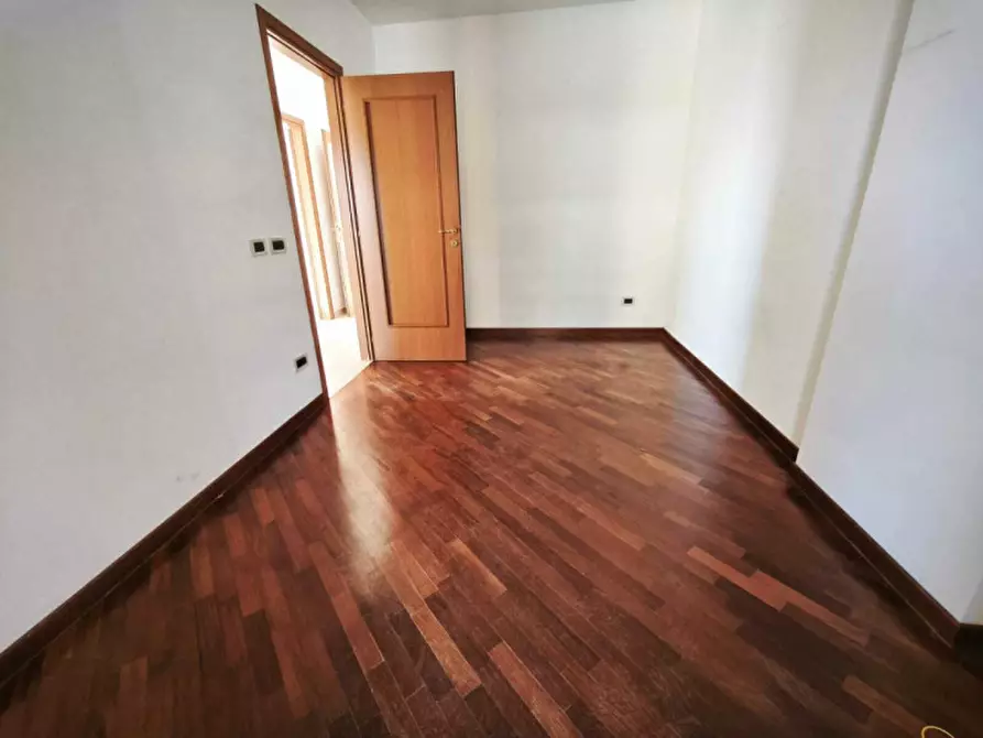 Immagine 17 di Appartamento in vendita  in Via Nosate a Roma