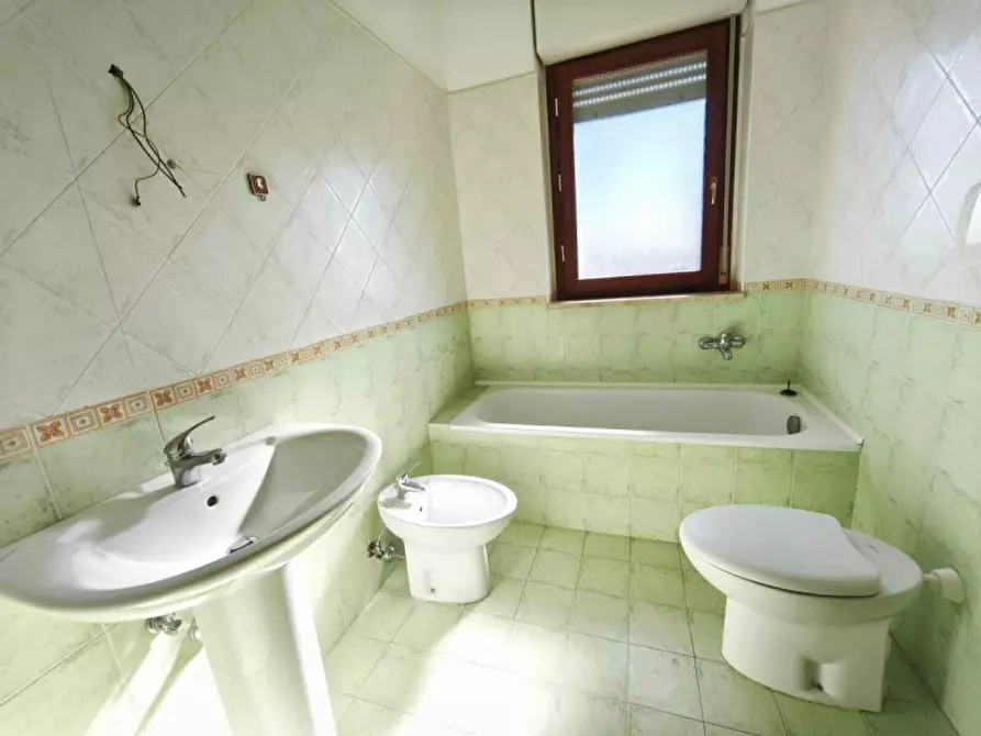 Immagine 19 di Appartamento in vendita  in Via Nosate a Roma