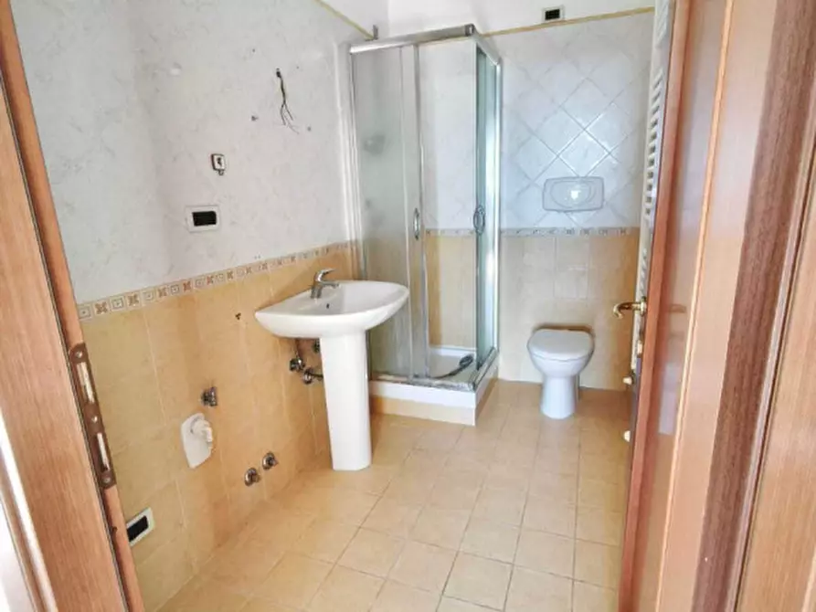 Immagine 21 di Appartamento in vendita  in Via Nosate a Roma