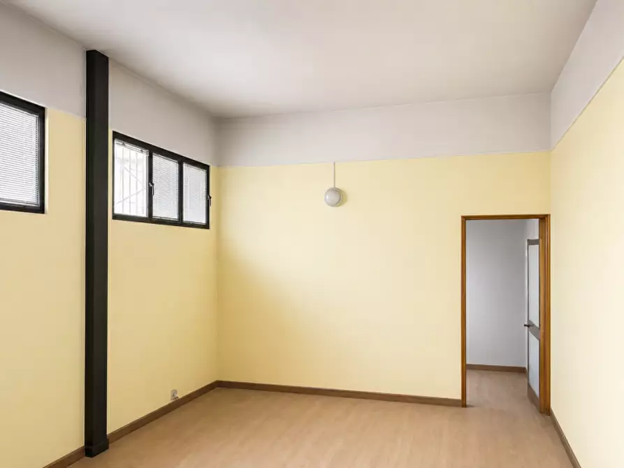 Immagine 5 di Negozio in vendita  in Via Montello a Montebelluna
