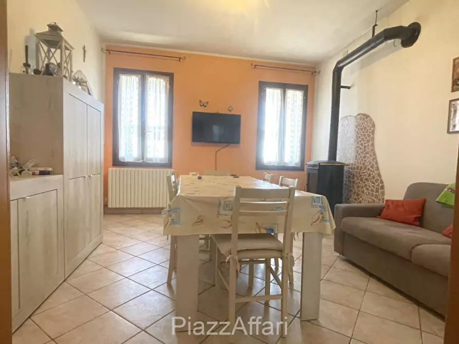 Immagine 10 di Casa bifamiliare in vendita  in Via Cavarzere a Cona