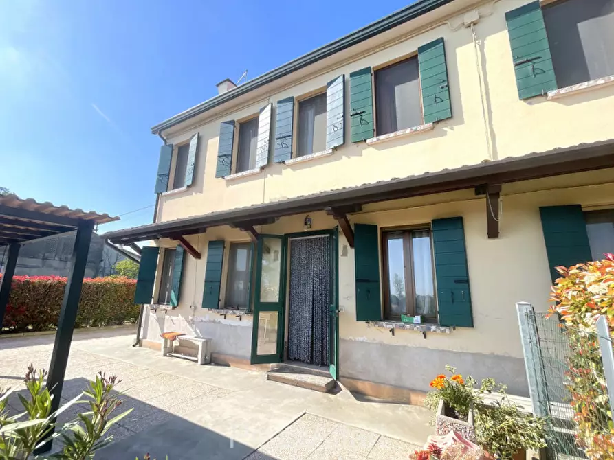 Immagine 22 di Casa bifamiliare in vendita  in Via Cavarzere a Cona