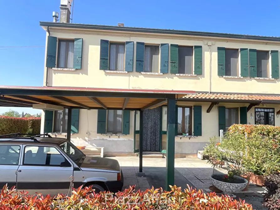 Immagine 26 di Casa bifamiliare in vendita  in Via Cavarzere a Cona