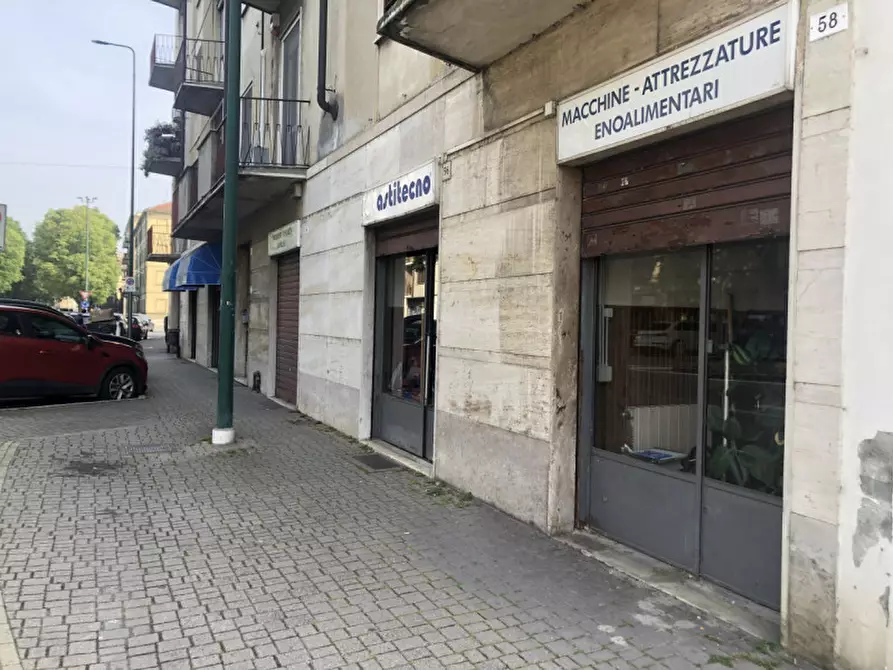 Immagine 1 di Negozio in vendita  in Corso Giovane Italia a Casale Monferrato